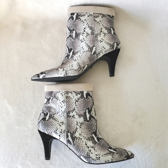 42 Gold Ojai Snake Boots - Picture 3 of 10